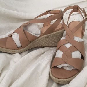 NWT Francesca’s Nude Twist Front Espadrille Wedges